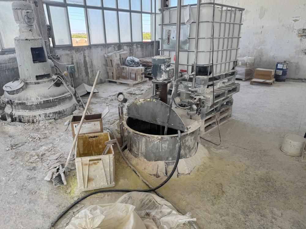 (liquid material) weighing and dosing station
