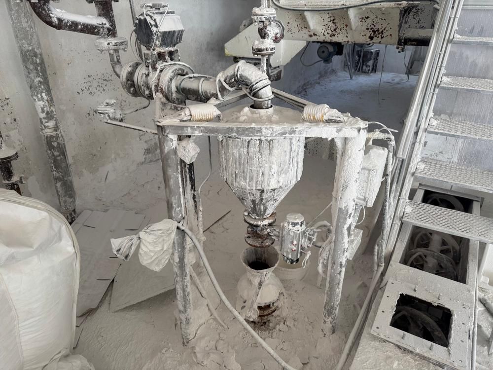 (liquid material) weighing and dosing station