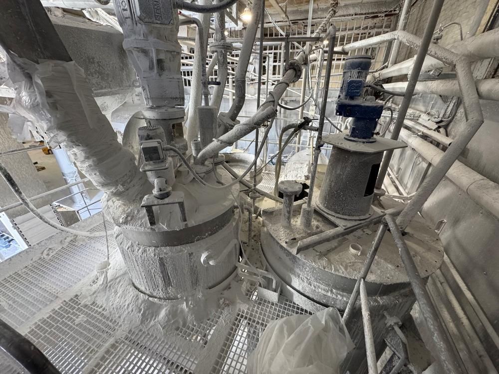 Slurry mixing station