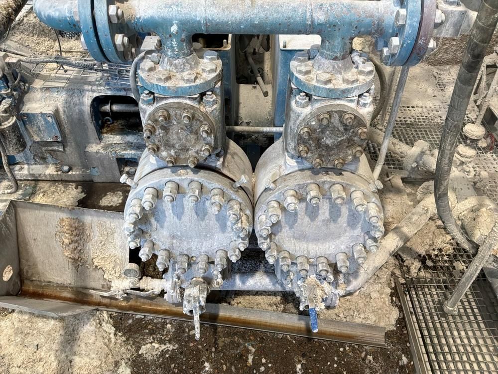 High pressure pumping station