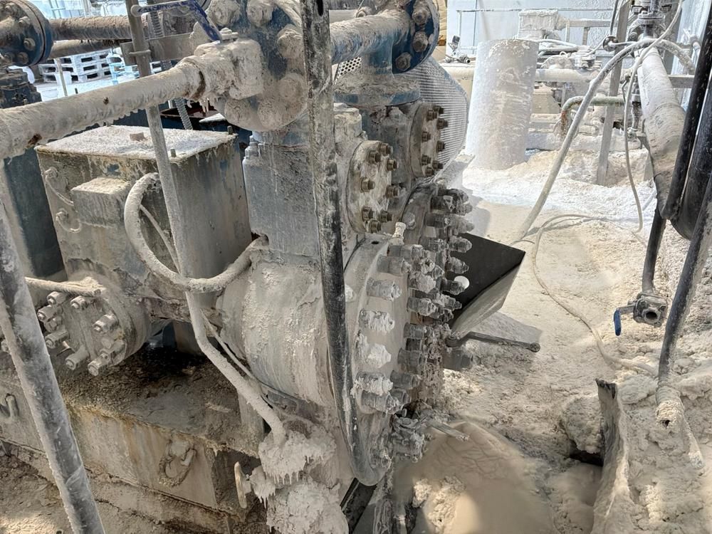 High pressure pumping station