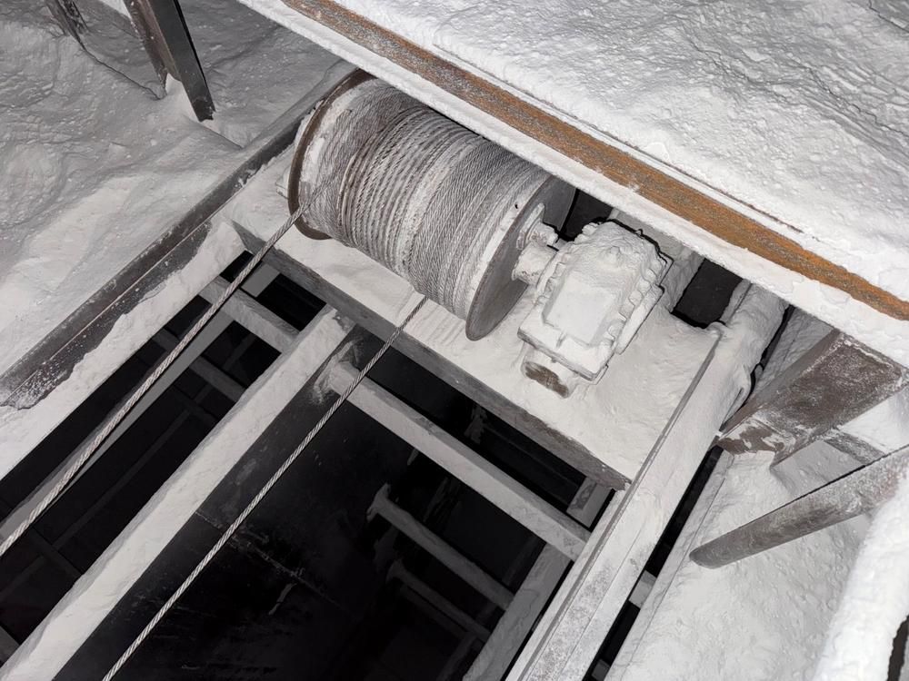 Hopper filling belt conveyor