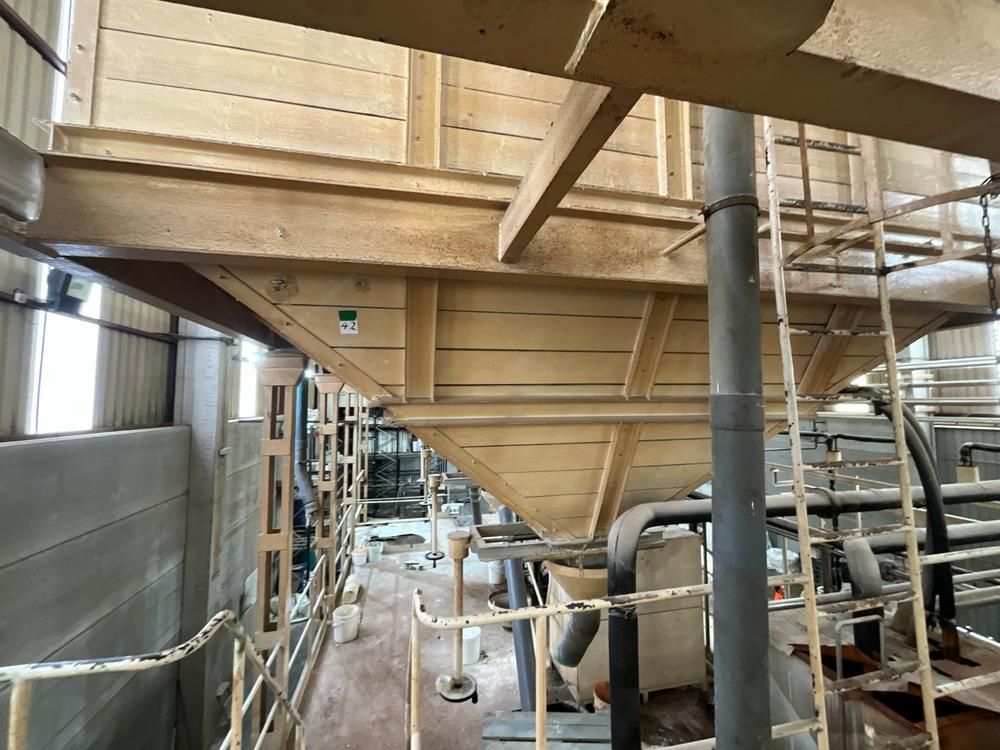 Storage tank - only 2 of 4 (2x)