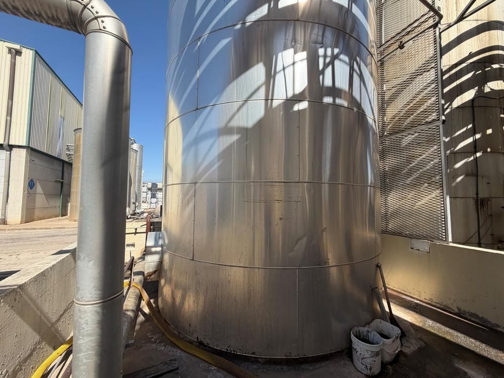 2017 isolated storage tank (100 m³)