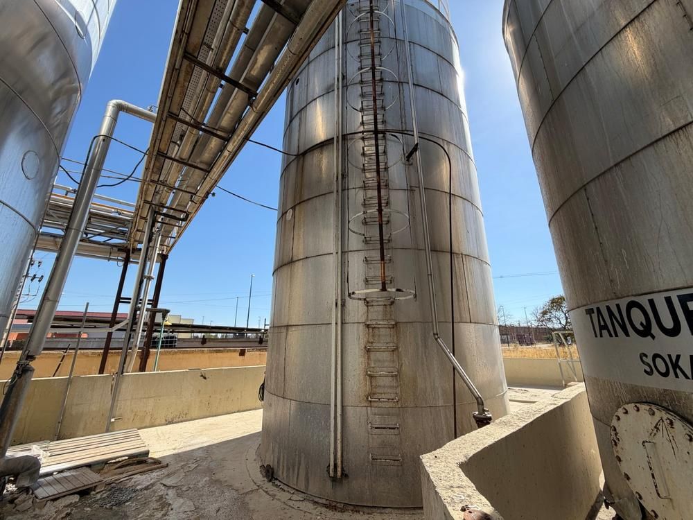 Isolated storage tank (100 m³)