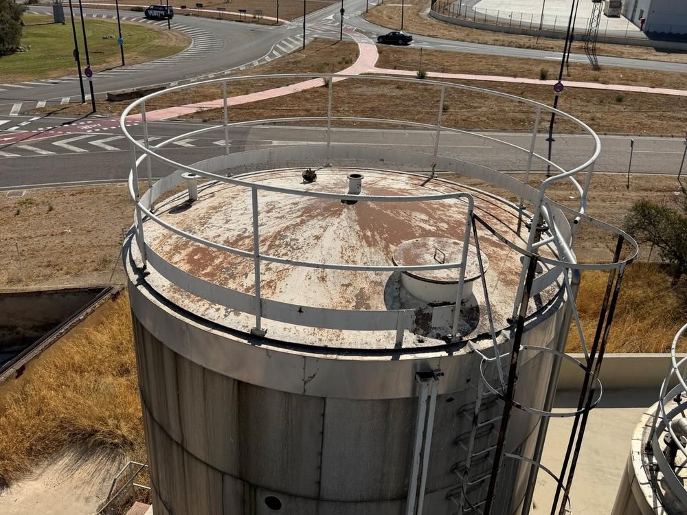 Isolated storage tank (100 m³)