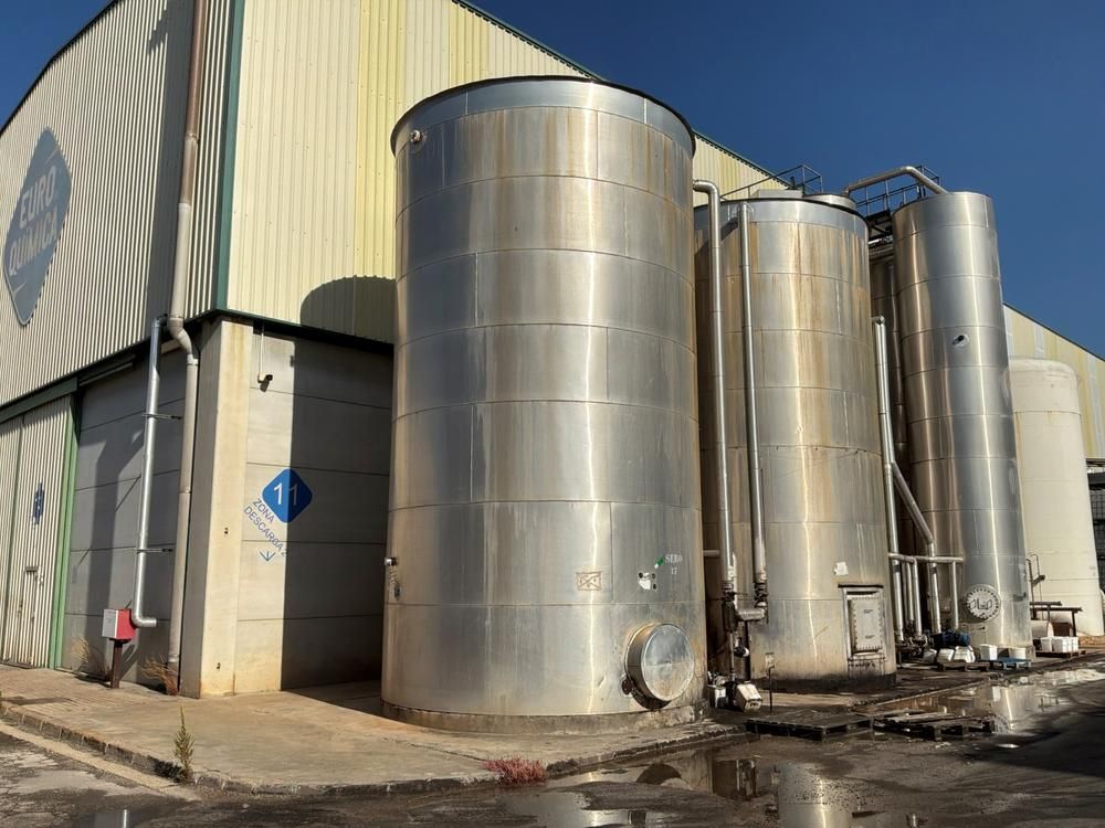 Isolated storage tank