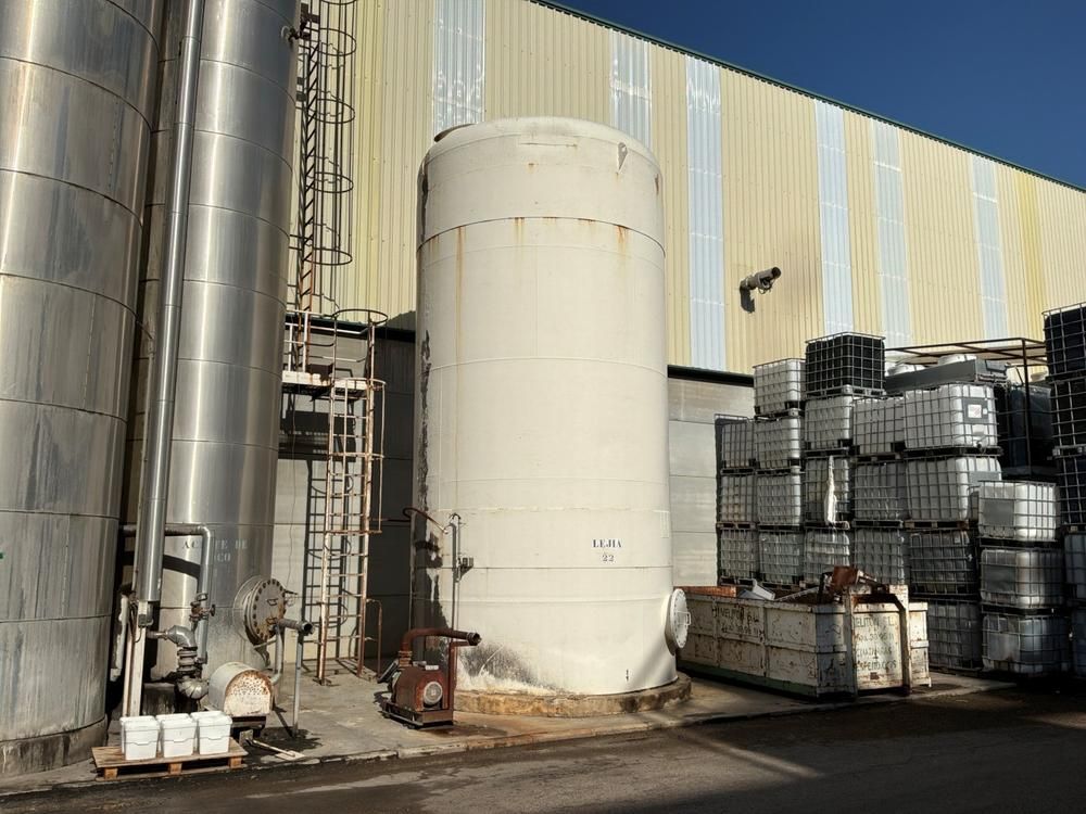 Storage tank