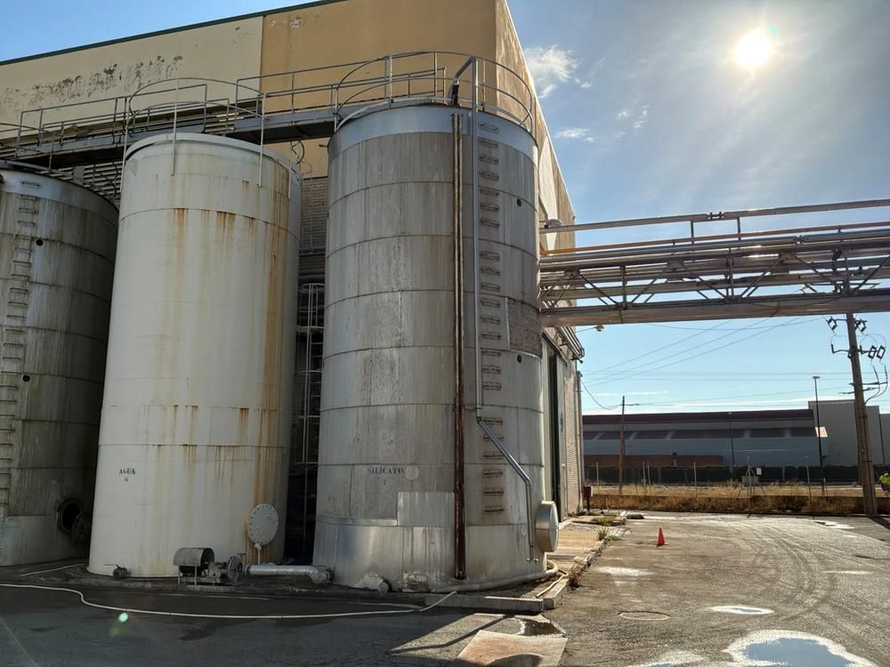 Isolated storage tank (100 m³)