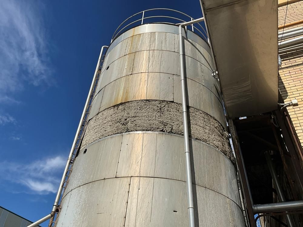 Isolated storage tank (100 m³)
