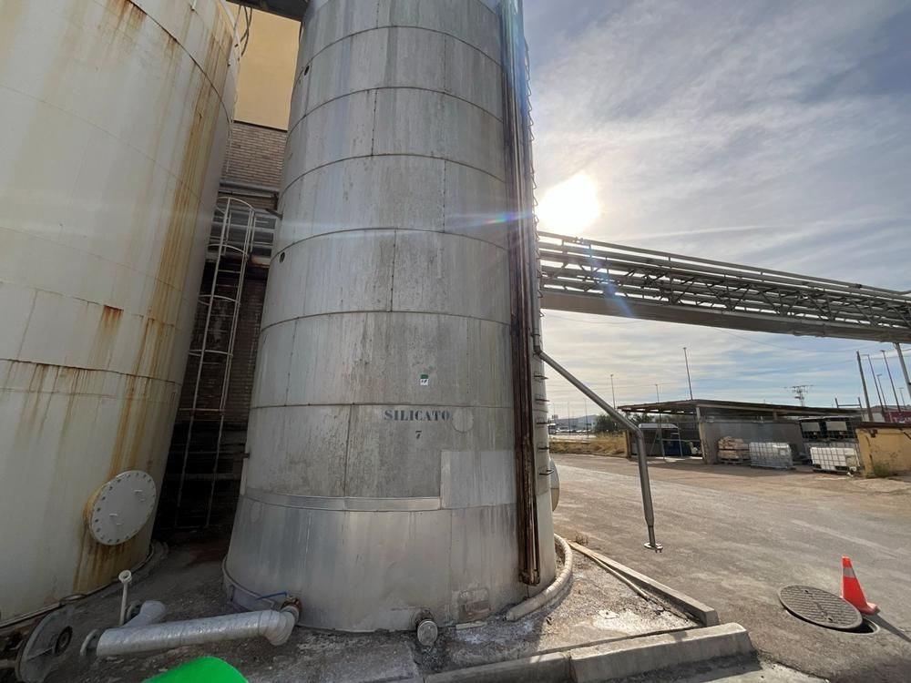 Isolated storage tank (100 m³)