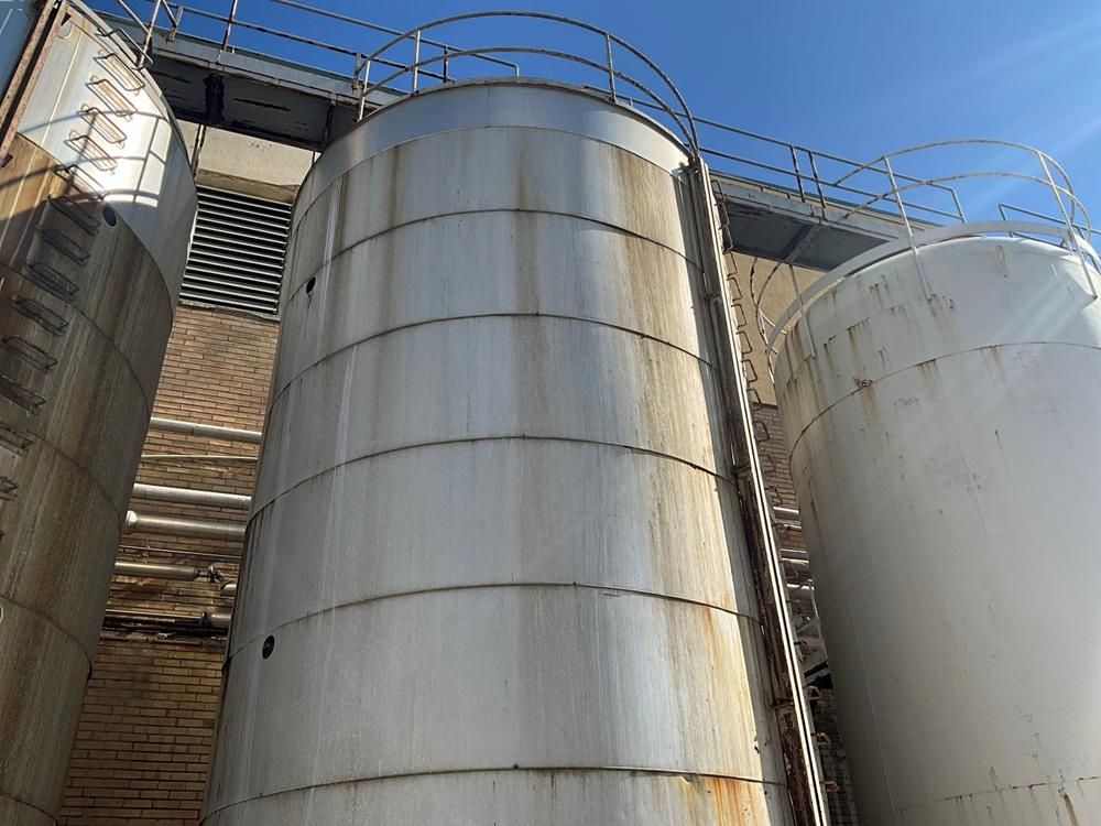 Isolated storage tank (100 m³)