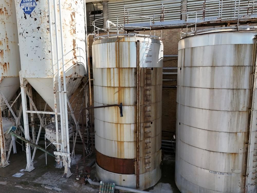 Isolated storage tank (100 m³)