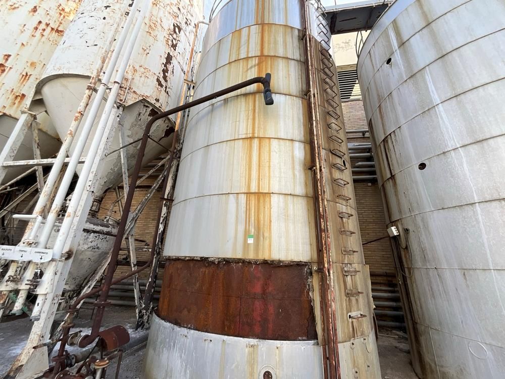 Isolated storage tank (100 m³)