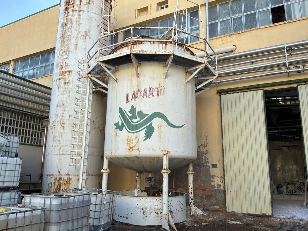 Storage tank