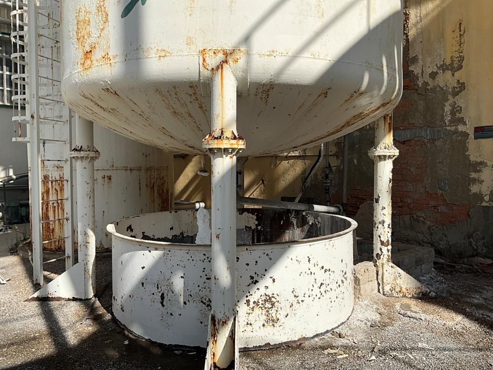 Storage tank