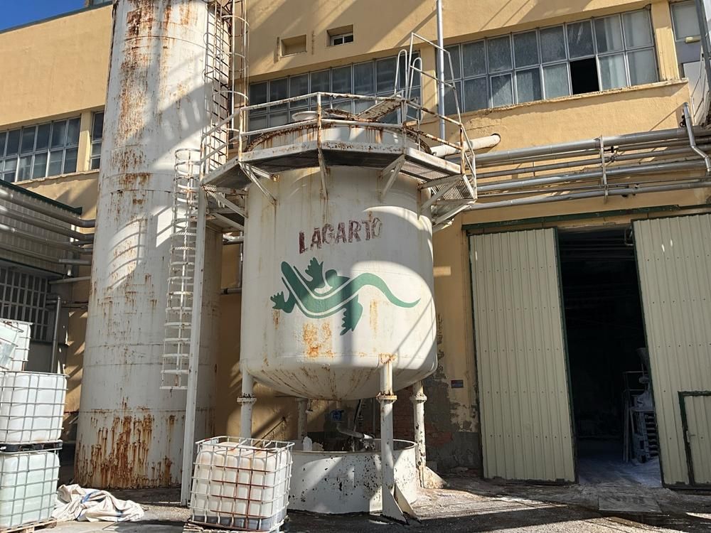 Storage tank