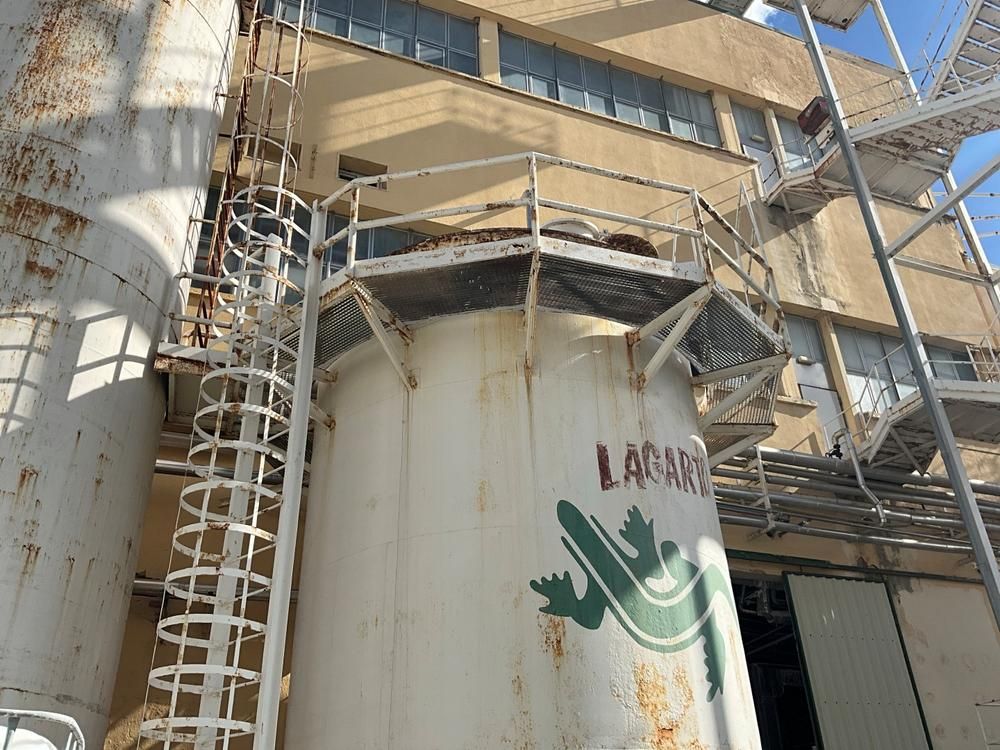 Storage tank