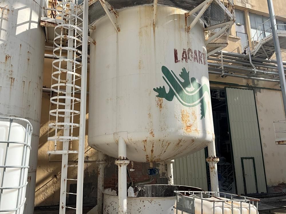 Storage tank