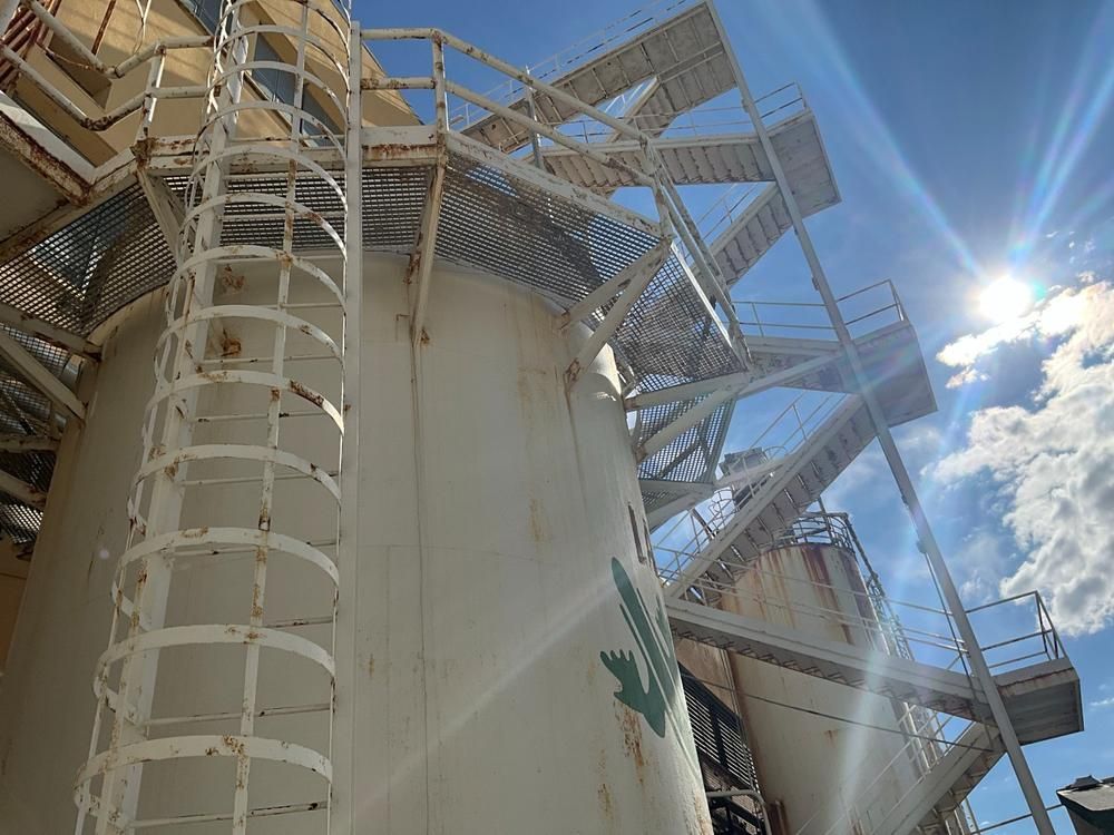 Storage tank
