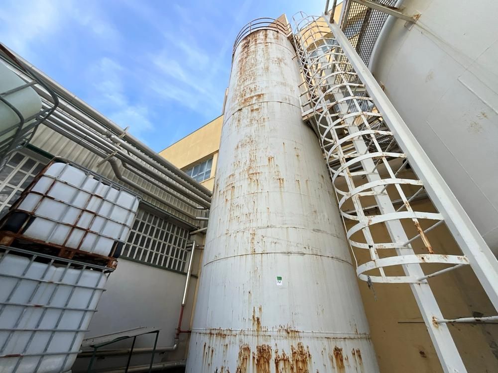 Storage tank