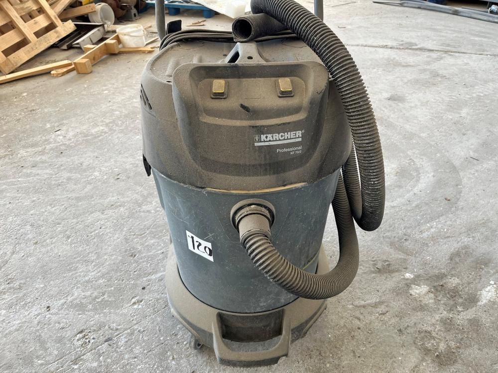 2014 Kärcher NT 70/3 Kärcher NT 70/3 (or similar NT 70 series model) wet and dry industrial vacuum cleaner