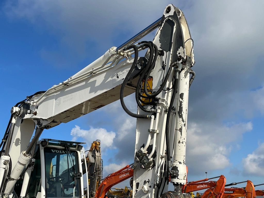 Volvo EW160 C