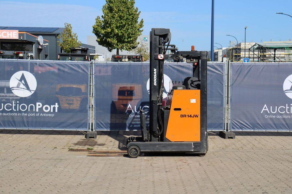 Doosan BR14JW Electric Reach Truck 1400kg 3.3m 2009