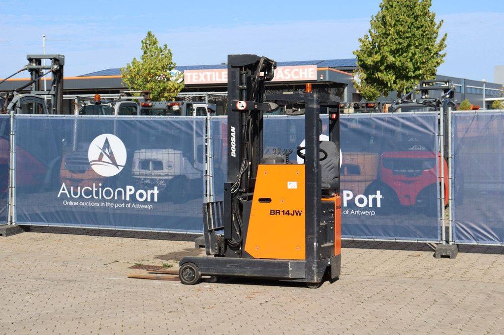 Doosan BR14JW Electric Reach Truck 1400kg 3.3m 2009