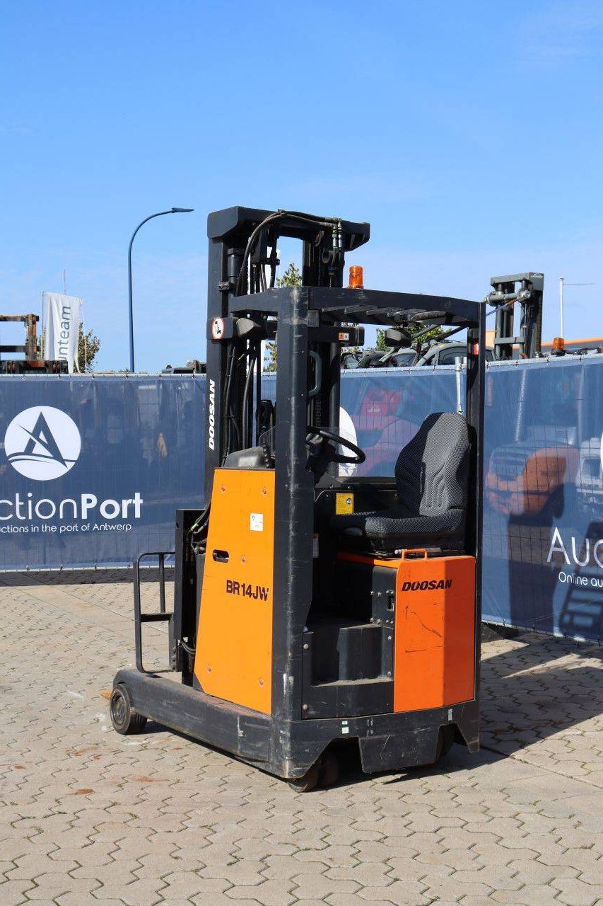 Doosan BR14JW Electric Reach Truck 1400kg 3.3m 2009