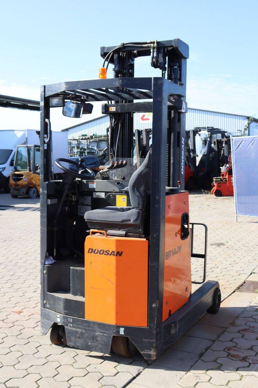 Doosan BR14JW Electric Reach Truck 1400kg 3.3m 2009