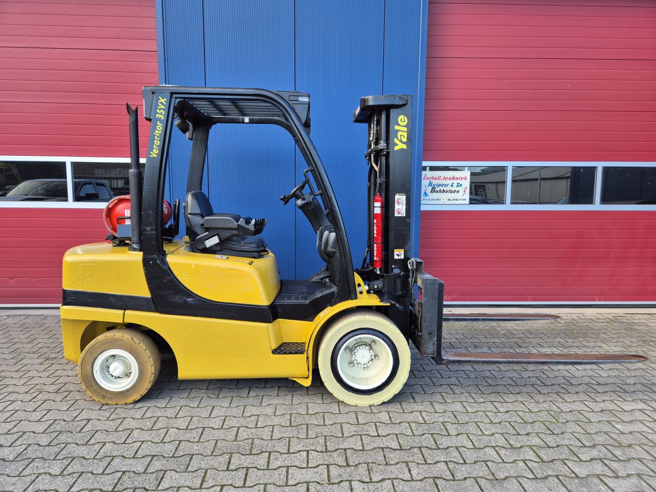 YALE GLP35 HEFTRUCK LPG 3.5 TONS TRIPLOMAST EN VORKVERSTELLER