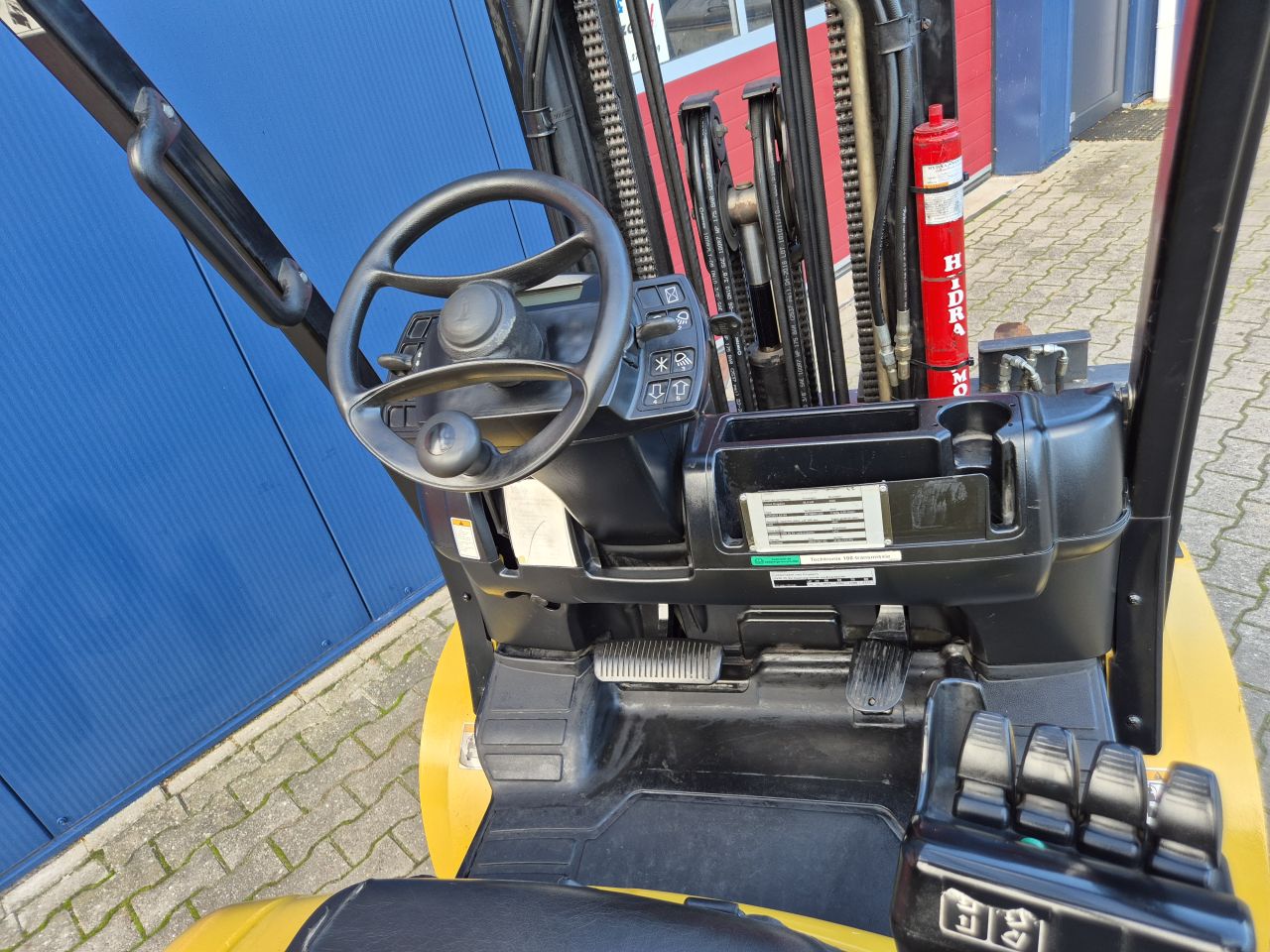 YALE GLP35 HEFTRUCK LPG 3.5 TONS TRIPLOMAST EN VORKVERSTELLER