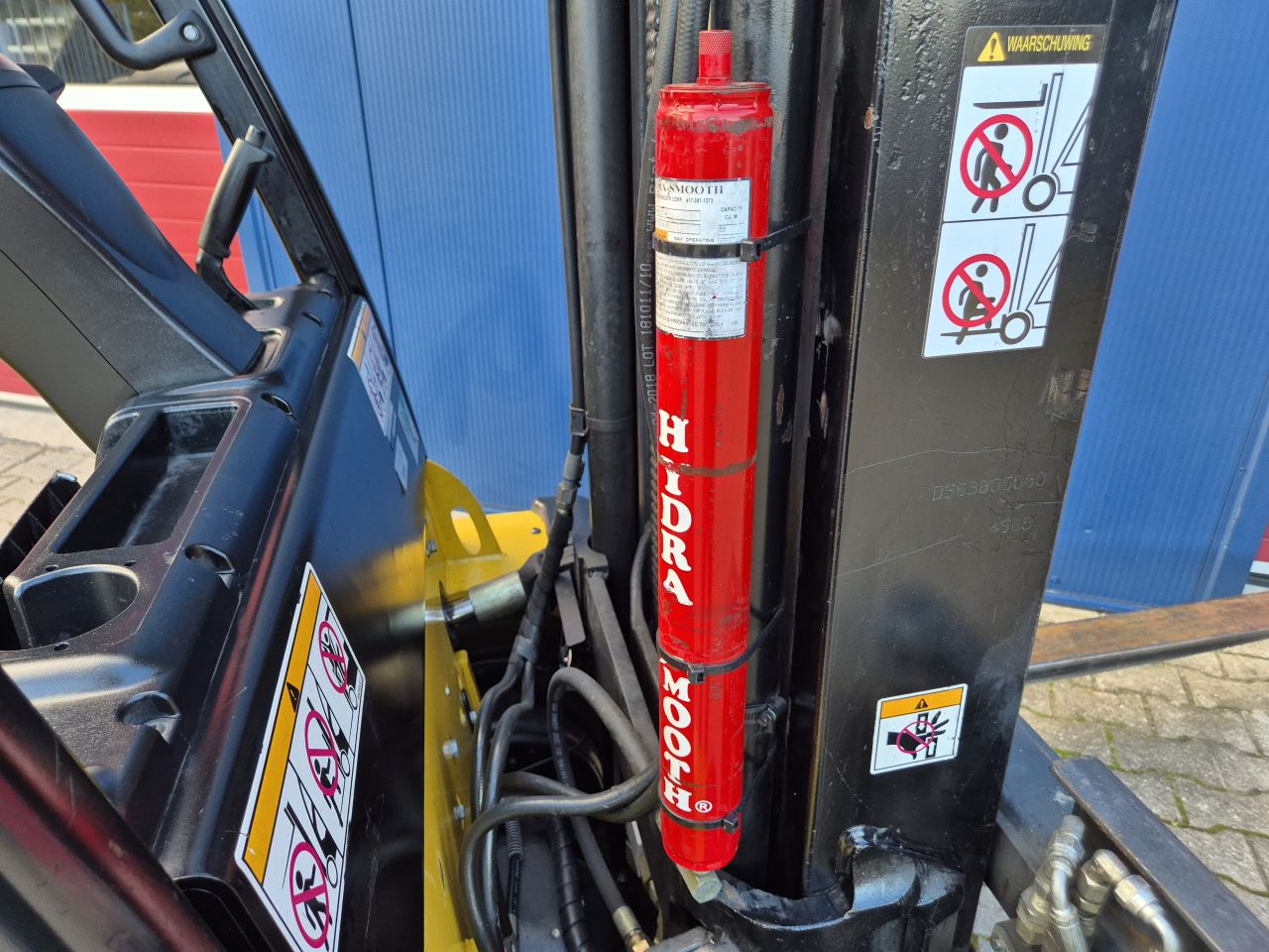 YALE GLP35 HEFTRUCK LPG 3.5 TONS TRIPLOMAST EN VORKVERSTELLER