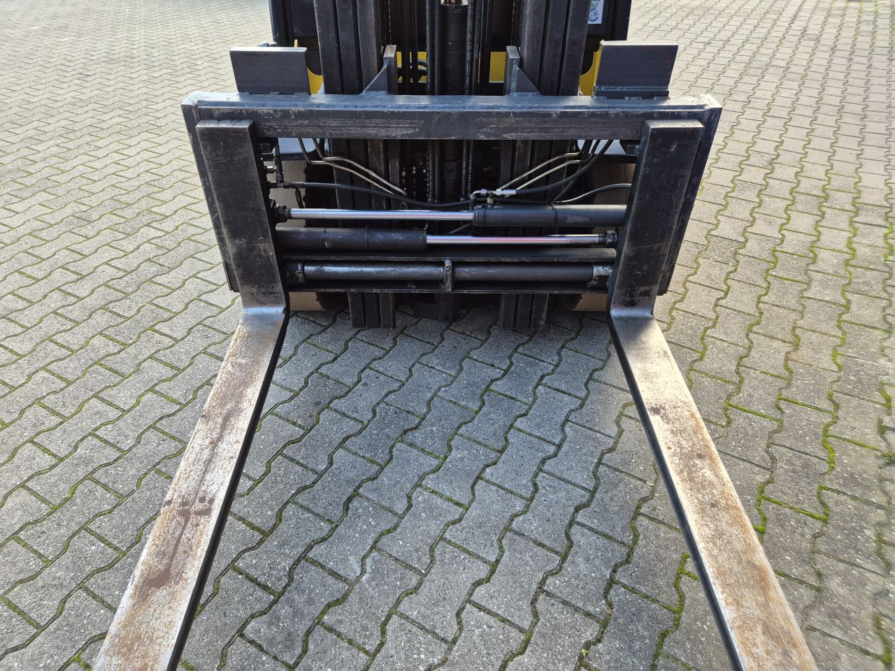 YALE GLP35 HEFTRUCK LPG 3.5 TONS TRIPLOMAST EN VORKVERSTELLER