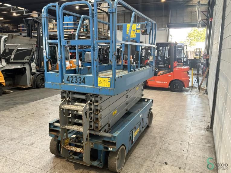Scherenarbeitsbühne Genie GS-3246 2011