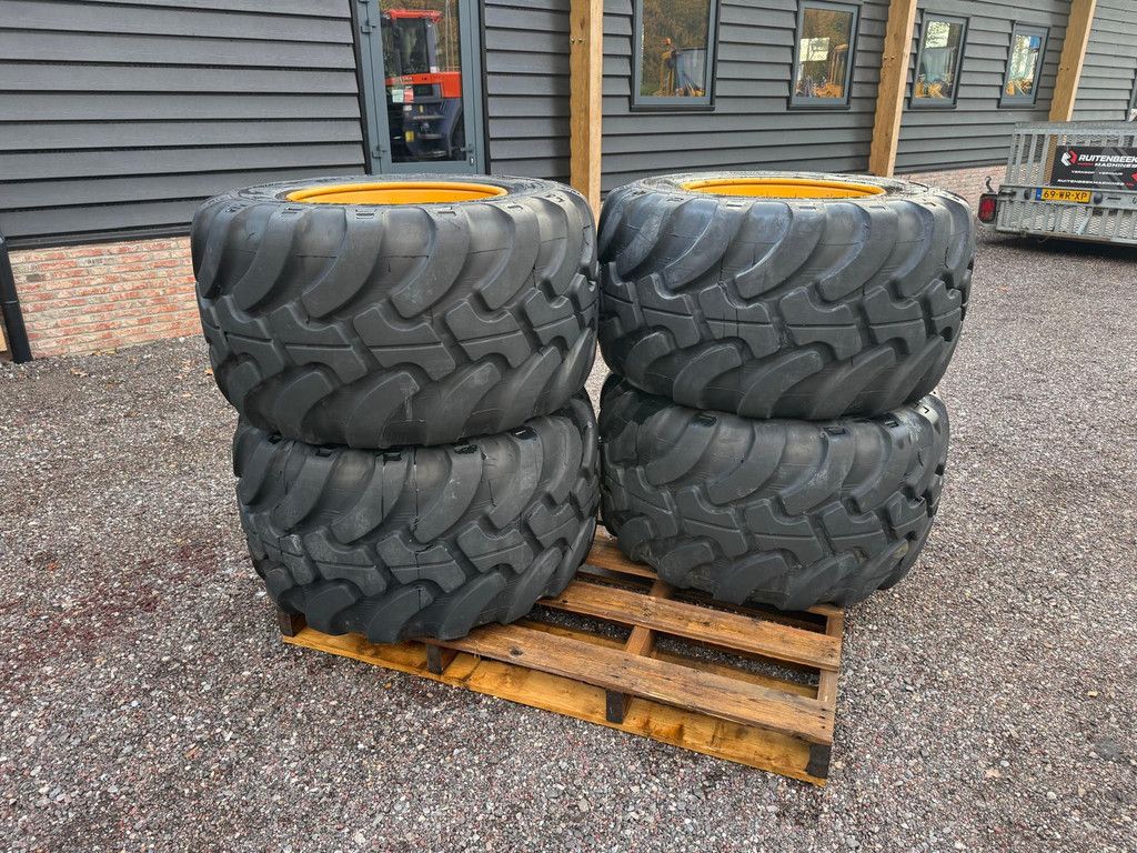 Alliance 620/40R22.5 Banden + velg