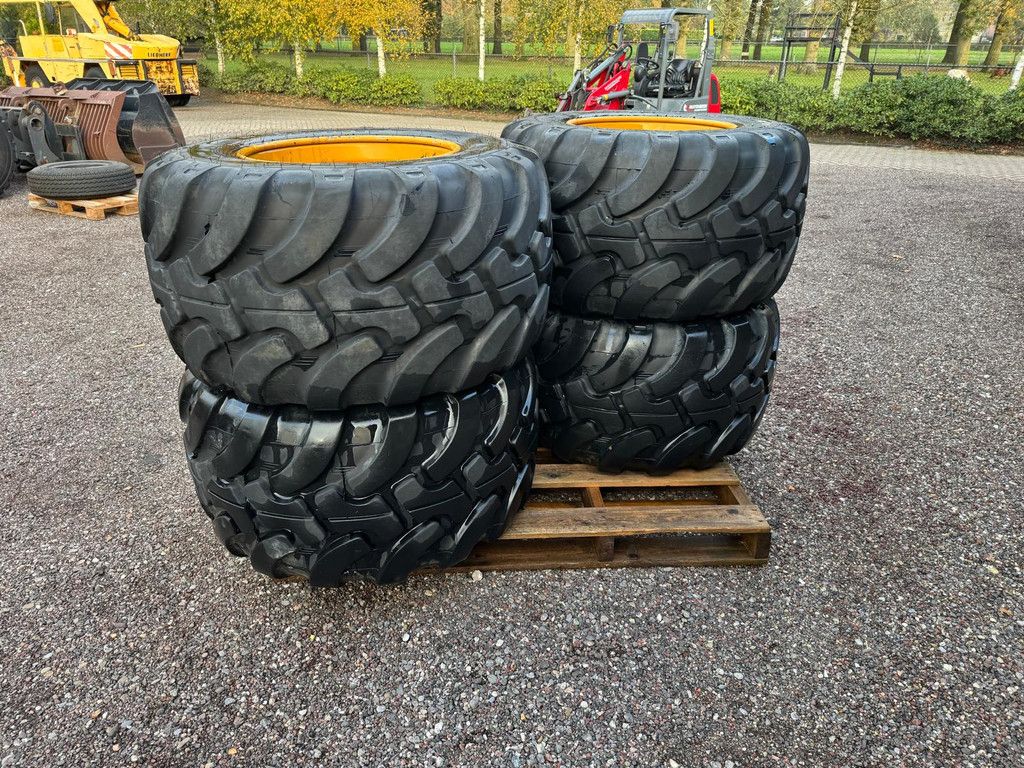 Alliance 620/40R22.5 Banden + velg