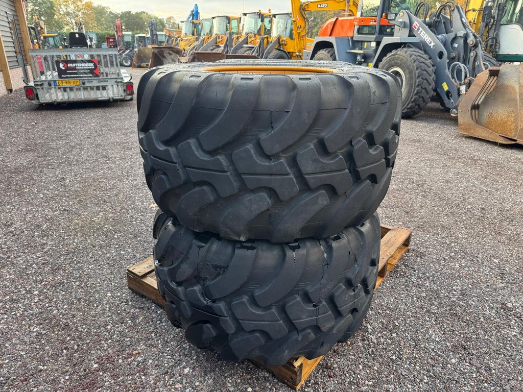 Alliance 620/40R22.5 Banden + velg