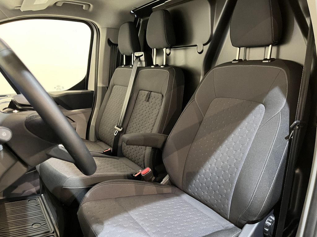 Ford E-Transit Custom 320 L1H1 Limited 64 kWh 218 PK / 100% elektrisch !! / Clima / LED / Cruise Control / Camera / CarPlay / 3-Zits / Z.G.A.N. 3.900 KM !!