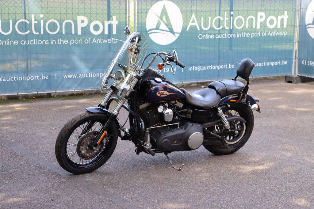 Motor Harley-Davidson DYNA STREET BOB Benzine 2012