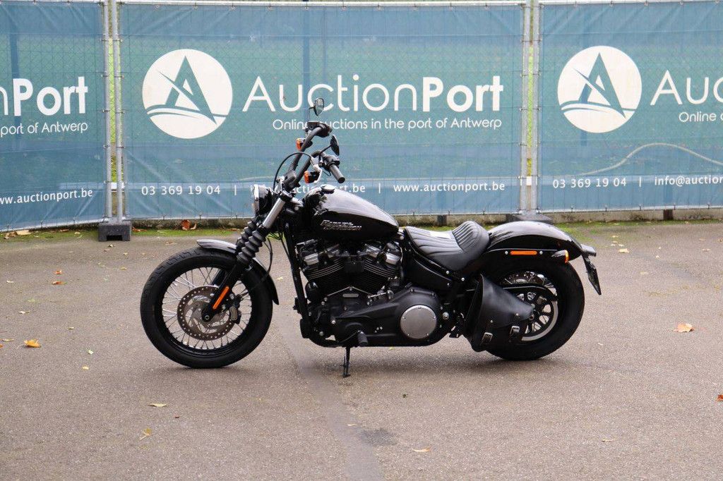 Motorcycle Harley-Davidson FXBB STREET BOB Gasoline 2018 (Margin)