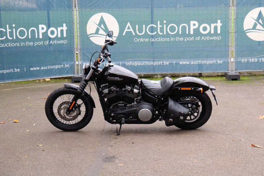 Motorcycle Harley-Davidson FXBB STREET BOB Gasoline 2018 (Margin)
