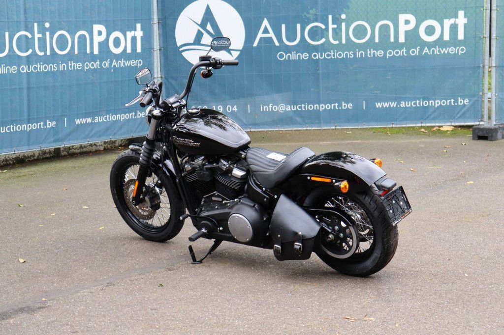 Motorcycle Harley-Davidson FXBB STREET BOB Gasoline 2018 (Margin)