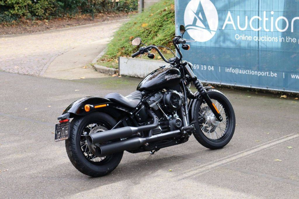 Motorcycle Harley-Davidson FXBB STREET BOB Gasoline 2018 (Margin)