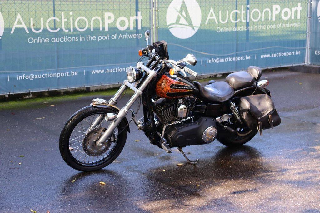 Motorcycle Harley-Davidson DYNA WIDE GLIDE Petrol 2013