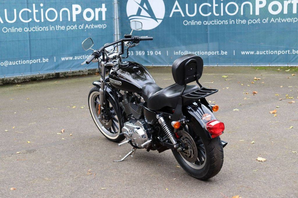 Motorrad Harley-Davidson XL1200 CUSTOM Benzin 2011 (Margin)