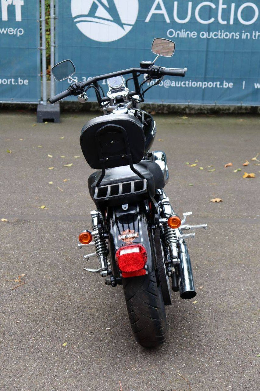 Motorrad Harley-Davidson XL1200 CUSTOM Benzin 2011 (Margin)