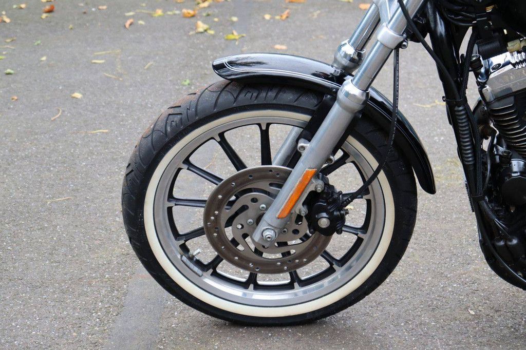 Motorrad Harley-Davidson XL1200 CUSTOM Benzin 2011 (Margin)