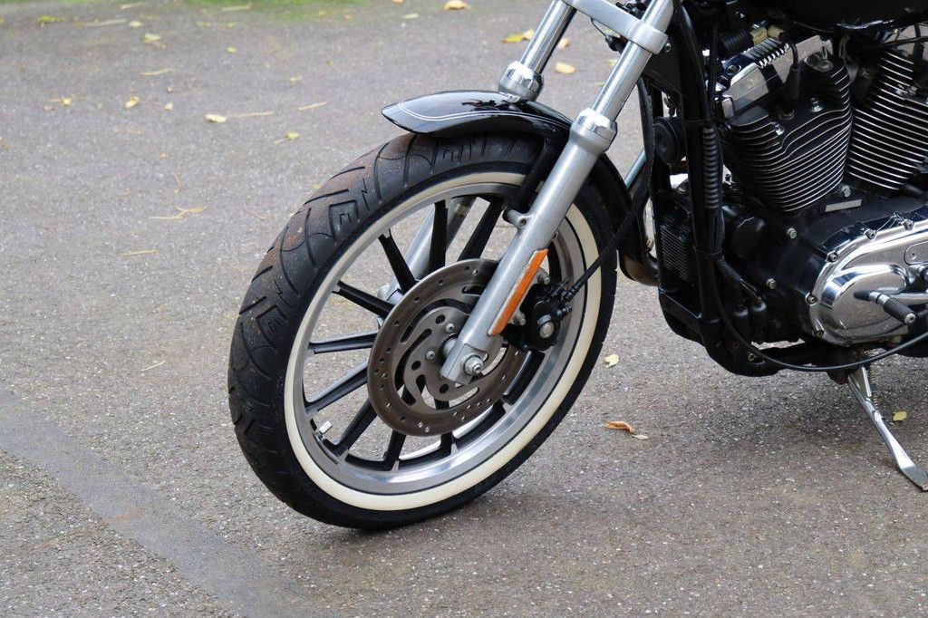 Motorrad Harley-Davidson XL1200 CUSTOM Benzin 2011 (Margin)